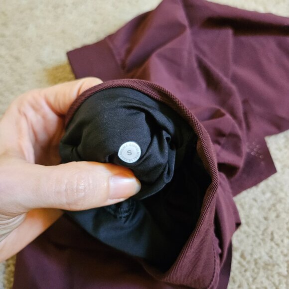 Lululemon Fast and Free Short 3" in Mulled Wine S NWOT - Picture 3 of 3